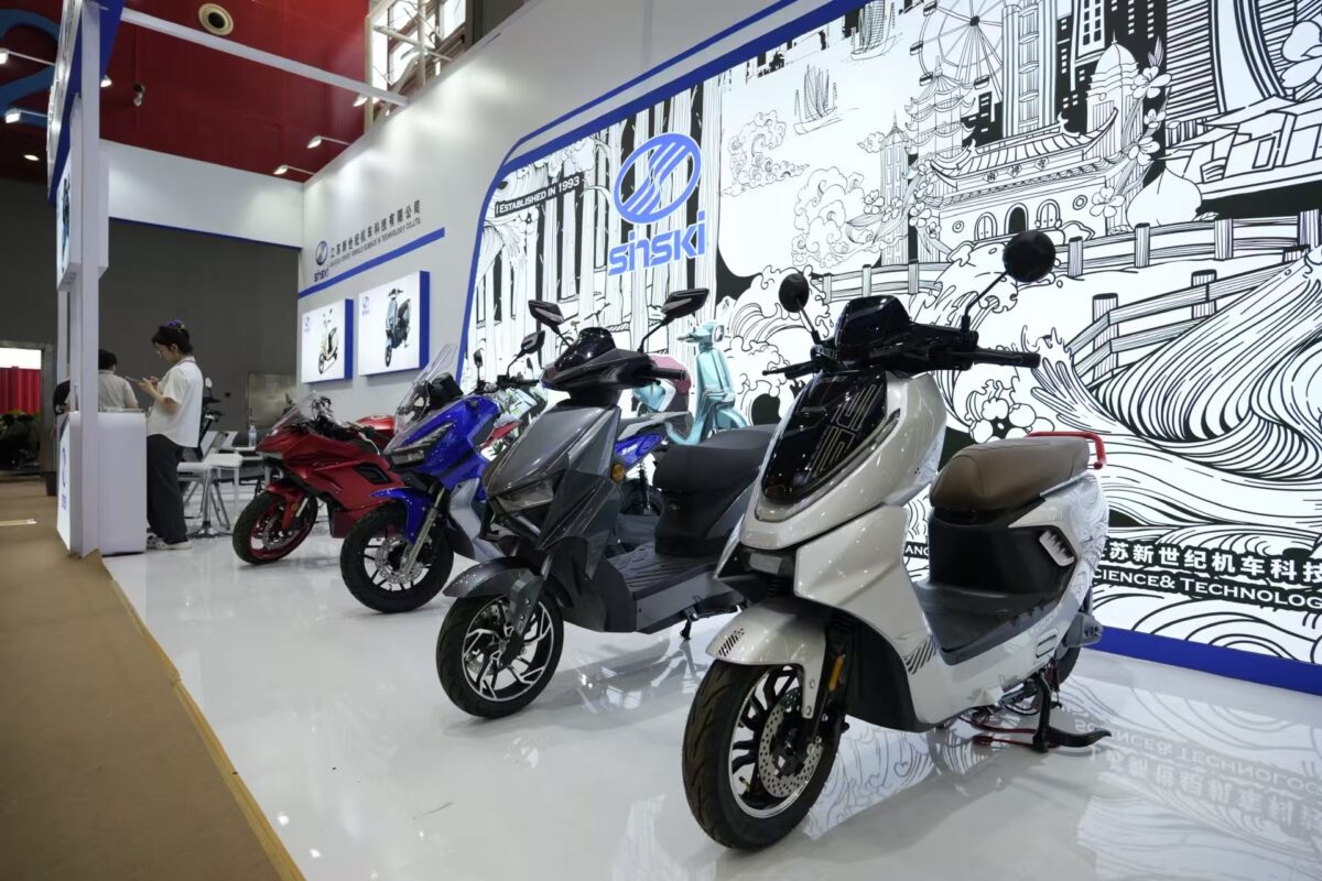 SINSKI scooter lineup presented at the 138th Canton Fair