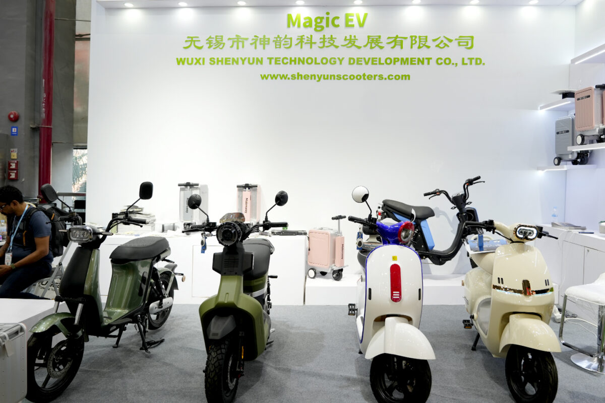 SY EV displays five EEC-certified models and an innovative electric suitcase for global buyers