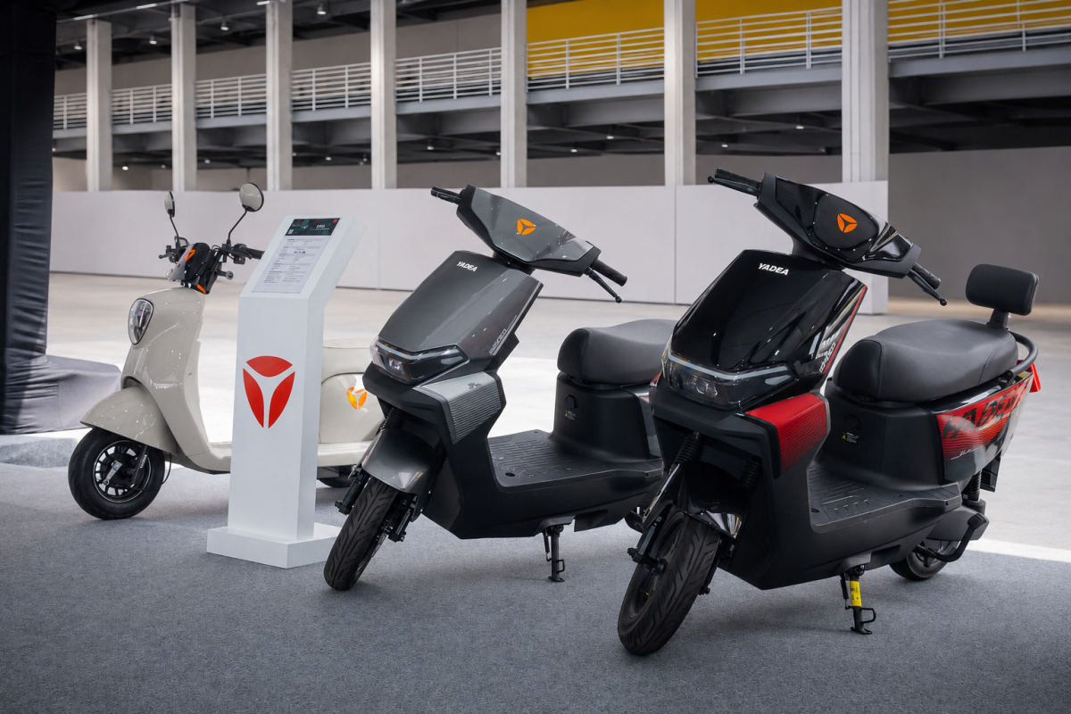 Three YADEA electric scooters displayed together at Festival Interlagos 2026